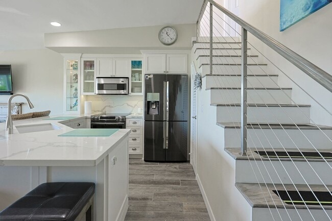 Building Photo - Spectacular 2 Bd/2Ba Glorietta Bay Condo.