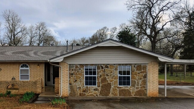 Building Photo - Spacious Noble Home with Open-Concept Kitchen, Storm Shelter & Workshop Space!