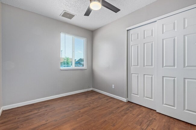 Building Photo - Beautifully updated Phoenix home!
