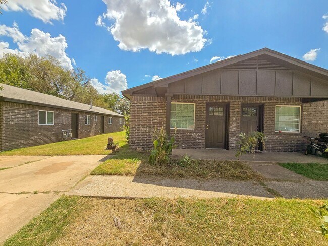 Building Photo - 1117 E Parker St