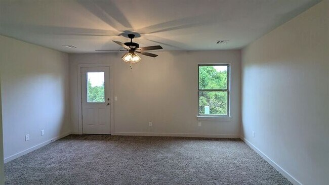 Building Photo - 2 Bed 2 Bath 1 Car Garage in the Eastpointe Village Moore, OK
