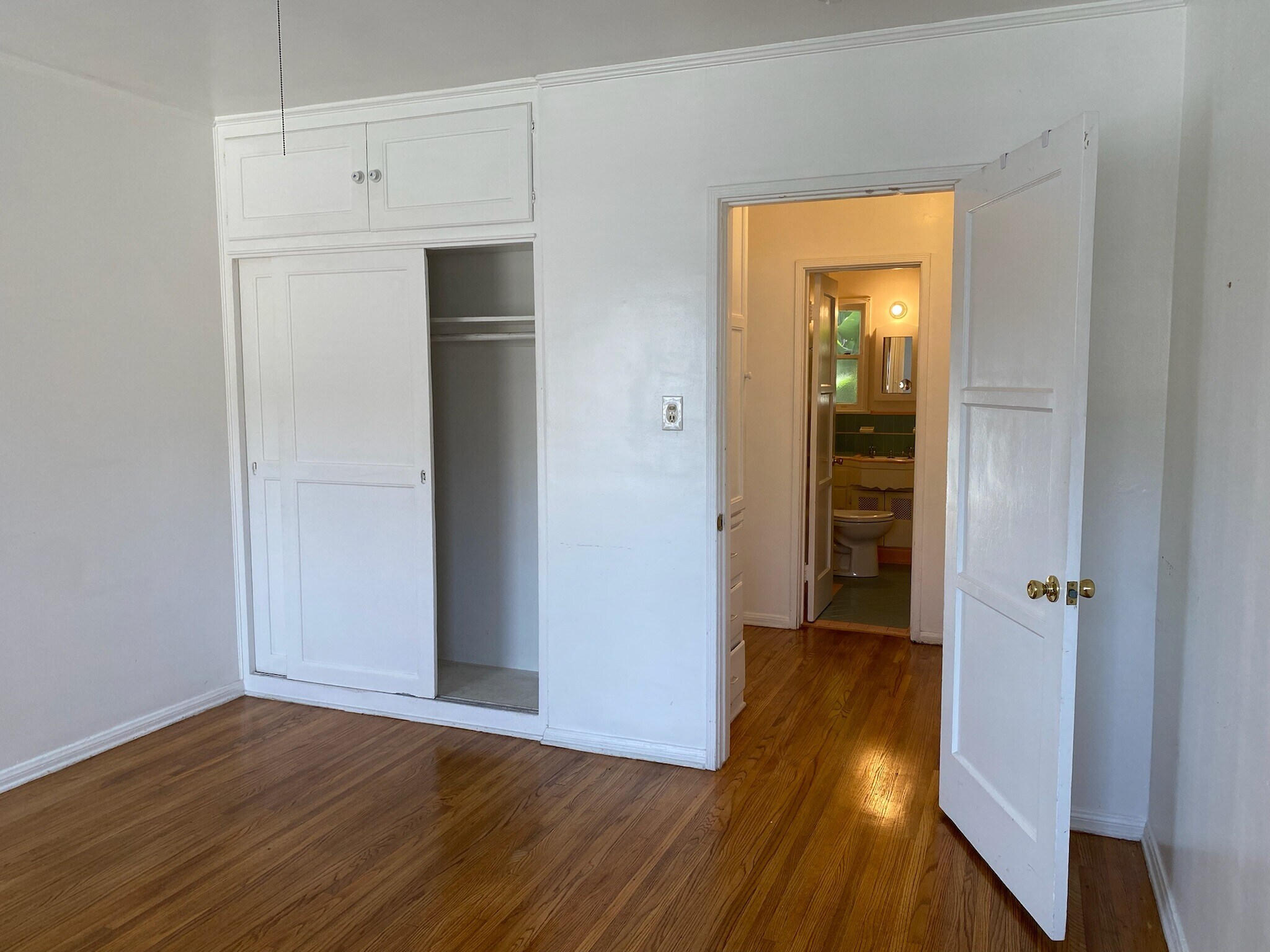 Building Photo - 2047 S Holt Ave