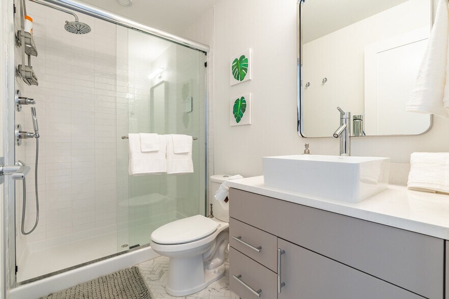 Building Photo - 5109C Phinney Ave N