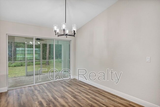 Building Photo - 6551 Hemlock Rd