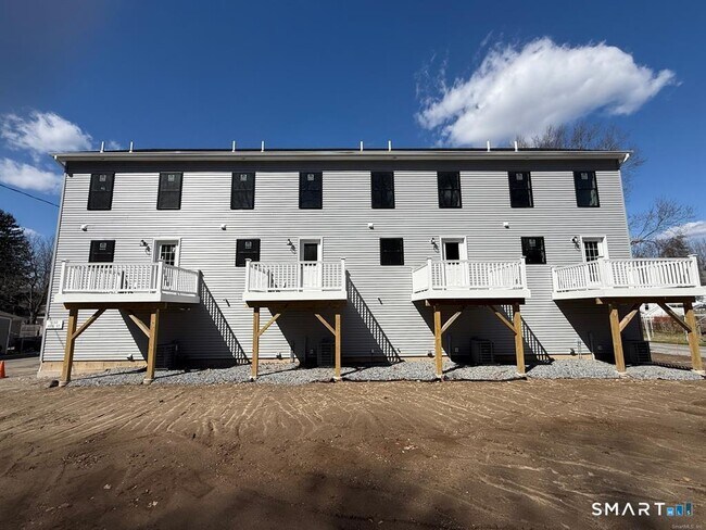 Building Photo - 550 High St