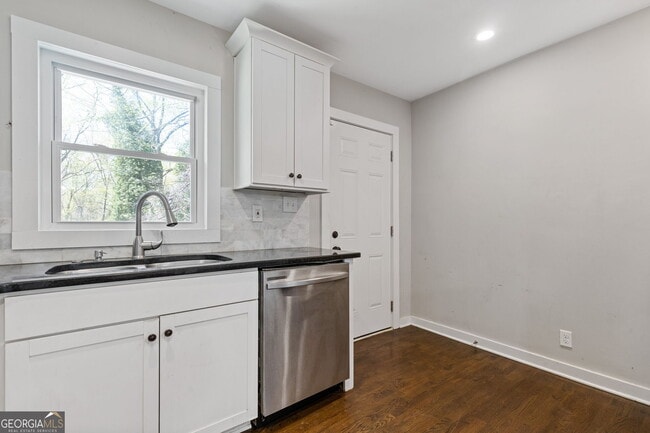 Building Photo - 2779 Horse Shoe Dr