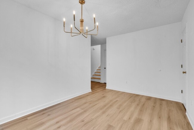 Building Photo - 102 Glenlea Ln