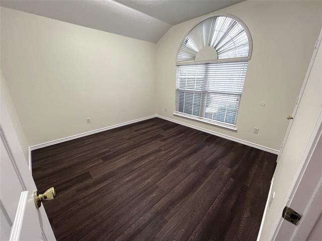 Building Photo - 1530 Summerfield Dr