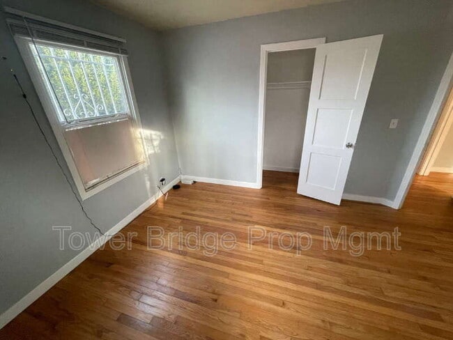 Building Photo - 2871 32nd Ave