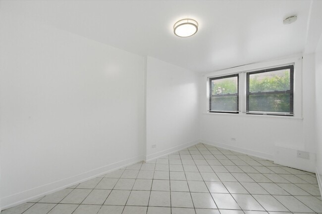 Building Photo - 2448 N Keeler Ave