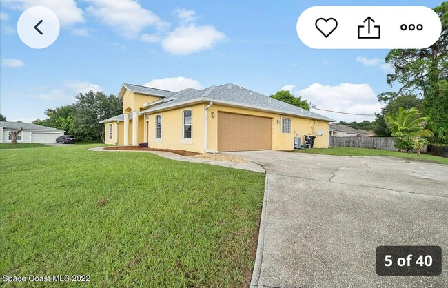 Building Photo - 525 Justine Ave NW