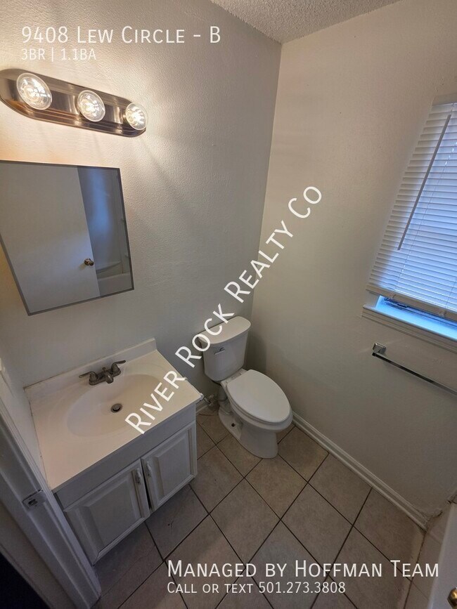 Building Photo - 9408 Lew Cir