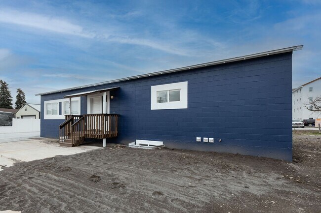 Building Photo - JR119L