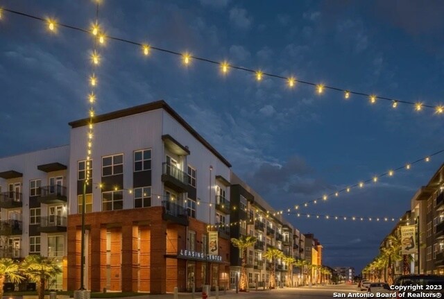 Building Photo - 750 N Orange Ave