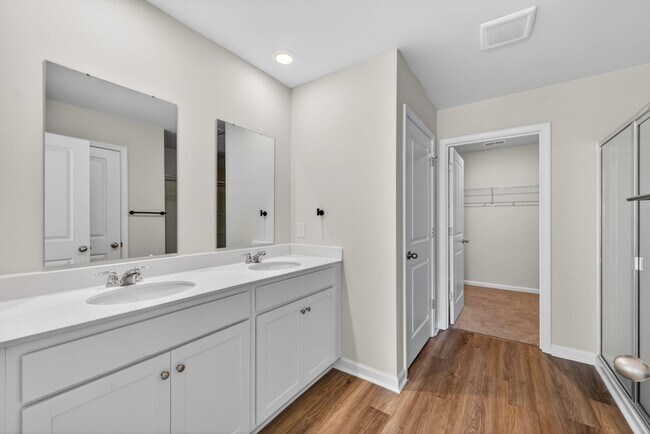 Building Photo - 185 Carolina Grv Blvd