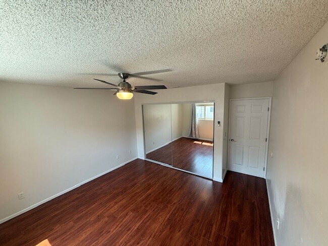 Building Photo - Upgraded 3-Bedroom Condo for Rent in Arleta!