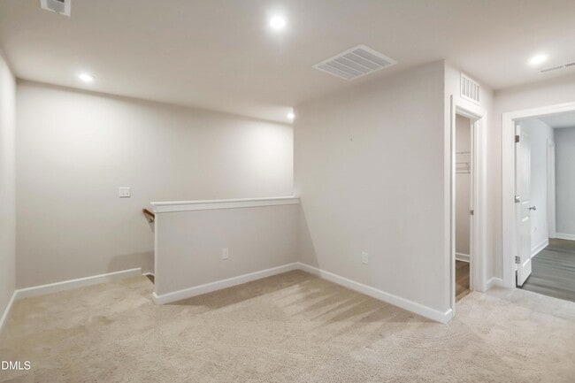 Building Photo - 521 Brittany Ct