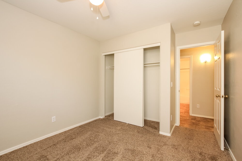 Building Photo - 16038 W Carmen Dr