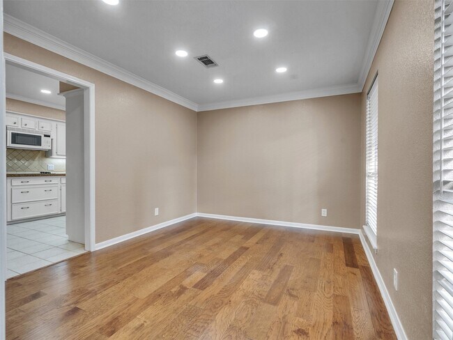 Building Photo - 6702 Moccasin Bend Dr