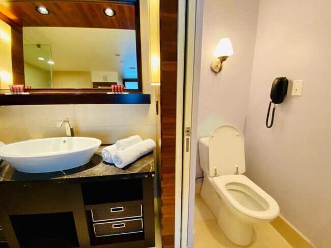 Building Photo - 6801 Collins Ave