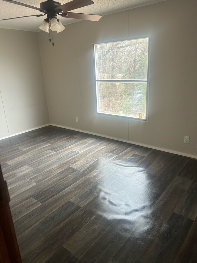 Building Photo - 4058 Veterans Hwy W