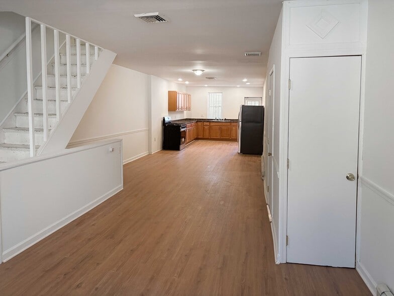 Primary Photo - 1708 S 22nd St