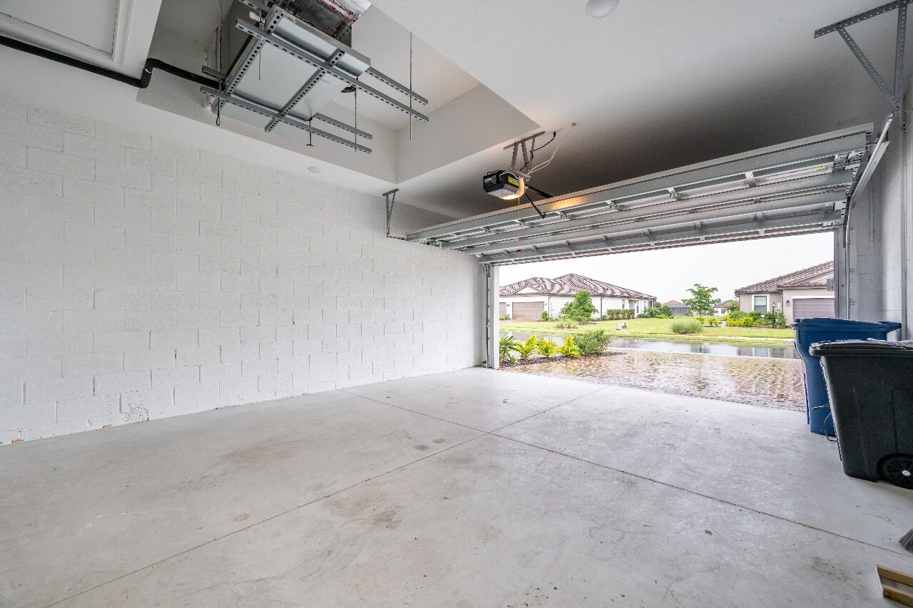 Garage - 3117 Formia Ct