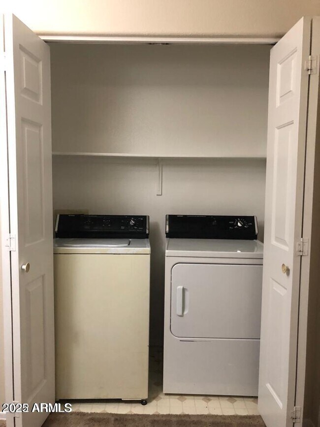 Building Photo - 11375 E Sahuaro Dr