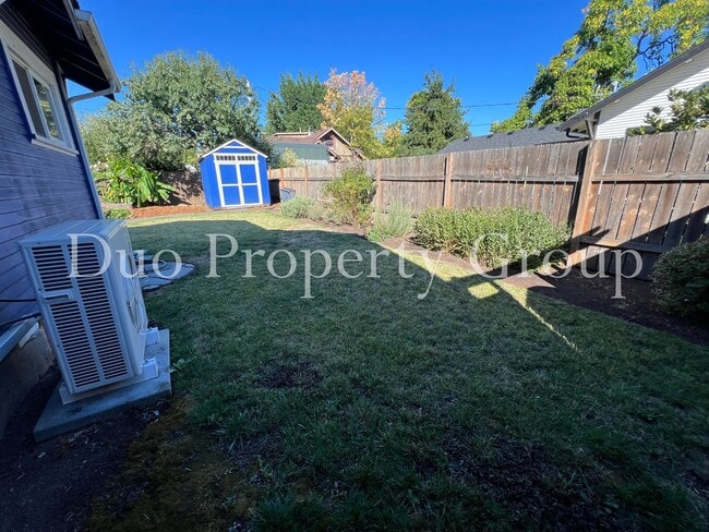 Building Photo - Charming Washburne Home