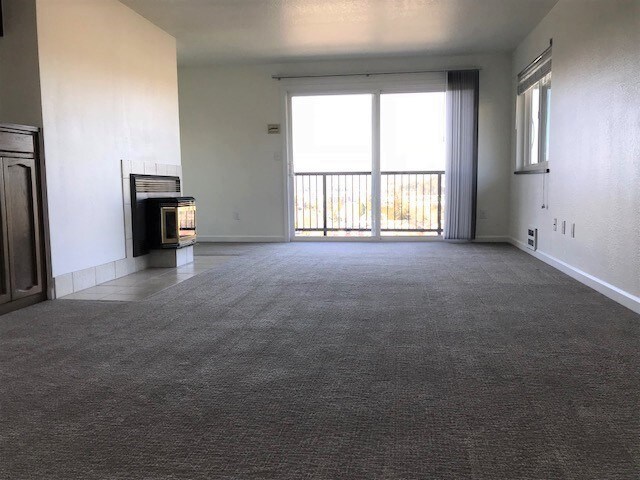 Building Photo - Golden View Apartments