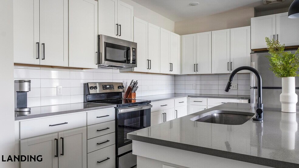Building Photo - 1270 Hillcrest Dr