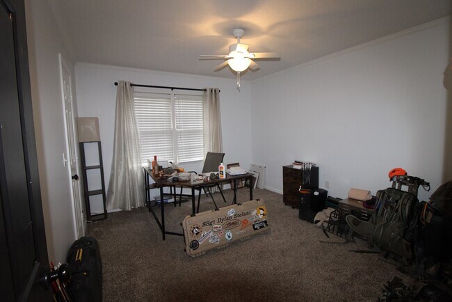 Building Photo - 2107 Tanglewood Rd