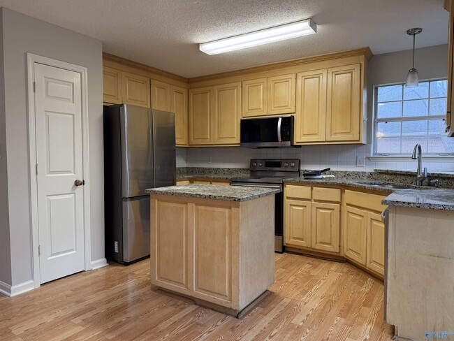 Building Photo - 129 Garden Brook Dr