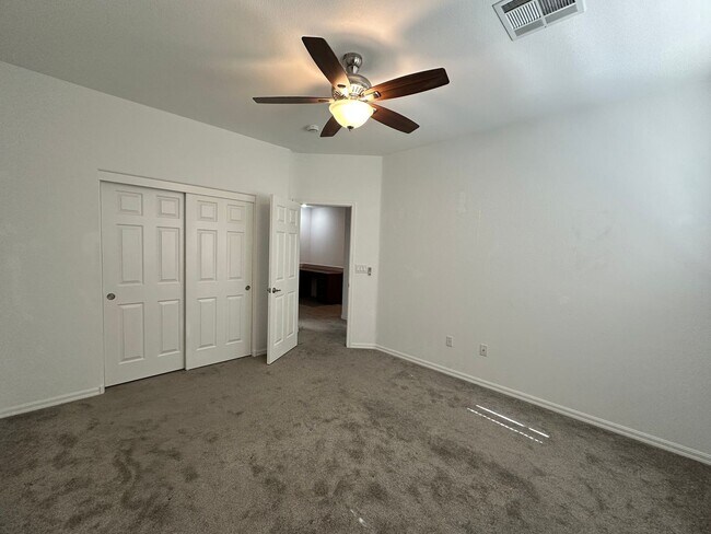 Building Photo - Summerlin Townhome