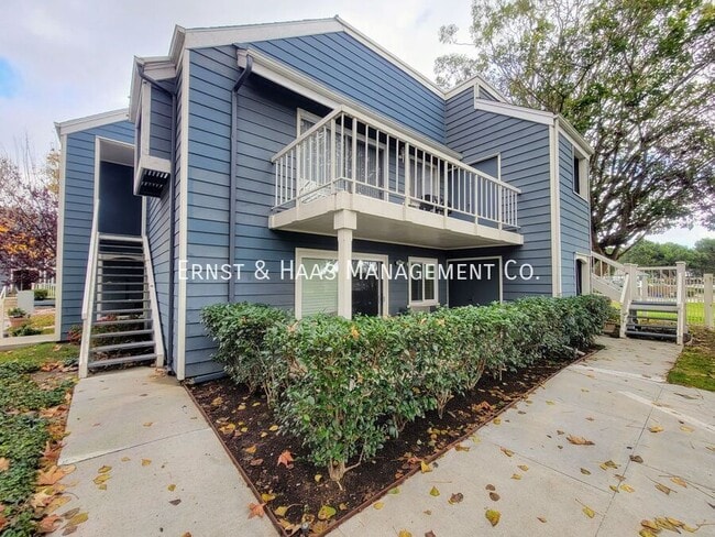Building Photo - 6020 Bixby Village Dr