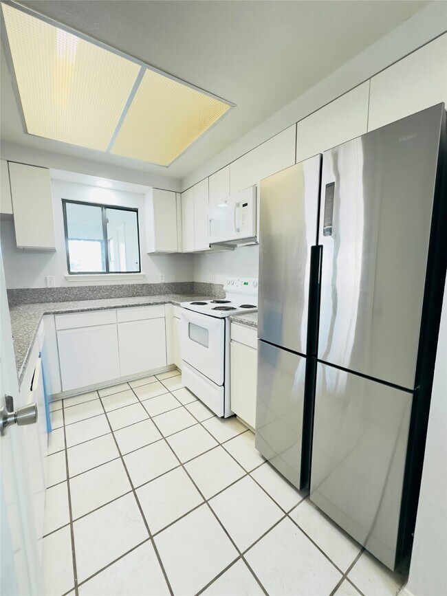 Building Photo - 4144 Greystone Way