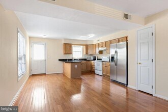 Building Photo - 2683 Edgemont St