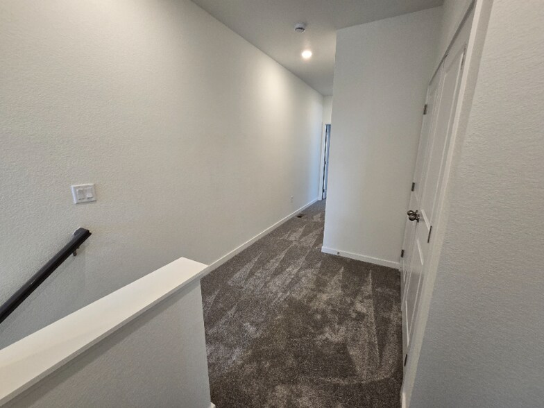 Building Photo - 4374 Timnath Pkwy
