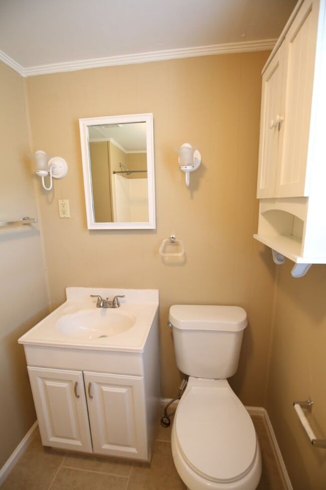 Building Photo - Charming 2-Bedroom Home with Modern Updates in Concord/Rock Creek Area"