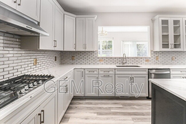 Building Photo - 7806 Shawmont Rd