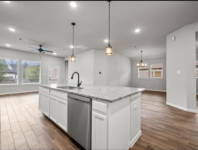 Building Photo - 311 Fanpalm Ct