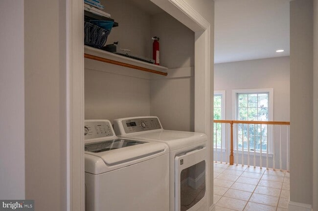 Building Photo - 119 E Jefferson St