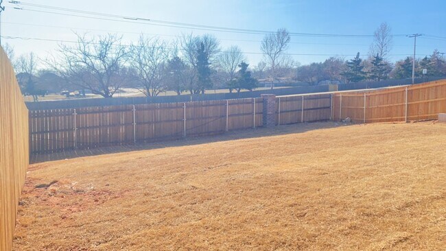 Building Photo - 3 Bedroom 2 Bathroom 2 Car Garage Home in Oakdale School District