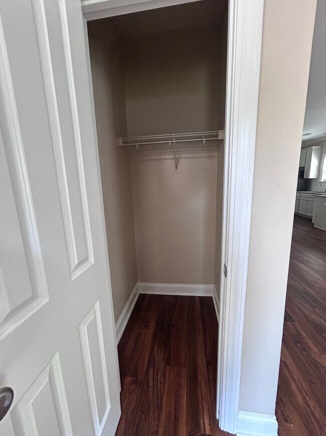 Building Photo - Beautiful 3bed, 2bath Home in Park Circle