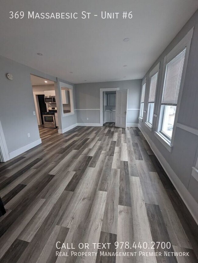 Building Photo - 369 Massabesic St