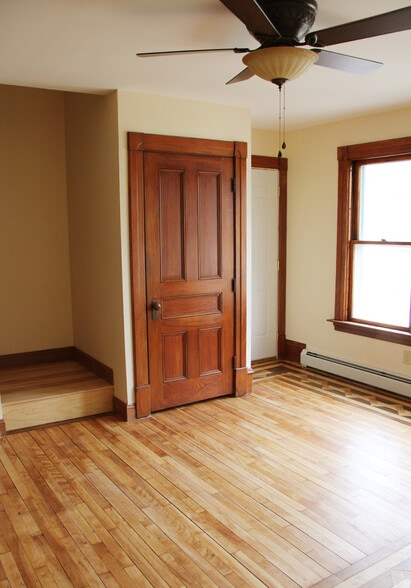Building Photo - 46 N Champlain St