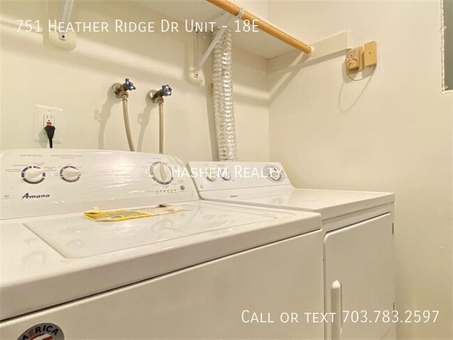 Building Photo - 751 Heather Ridge Dr