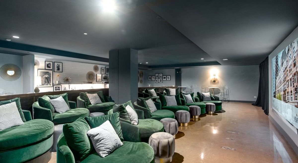 Building Photo - 1135 W Winona St