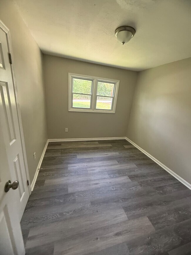 Building Photo - 5708 Edwina Dr