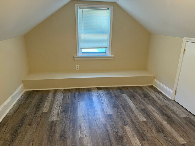 Building Photo - Spacious home close to METRO, Uof MD, etc.